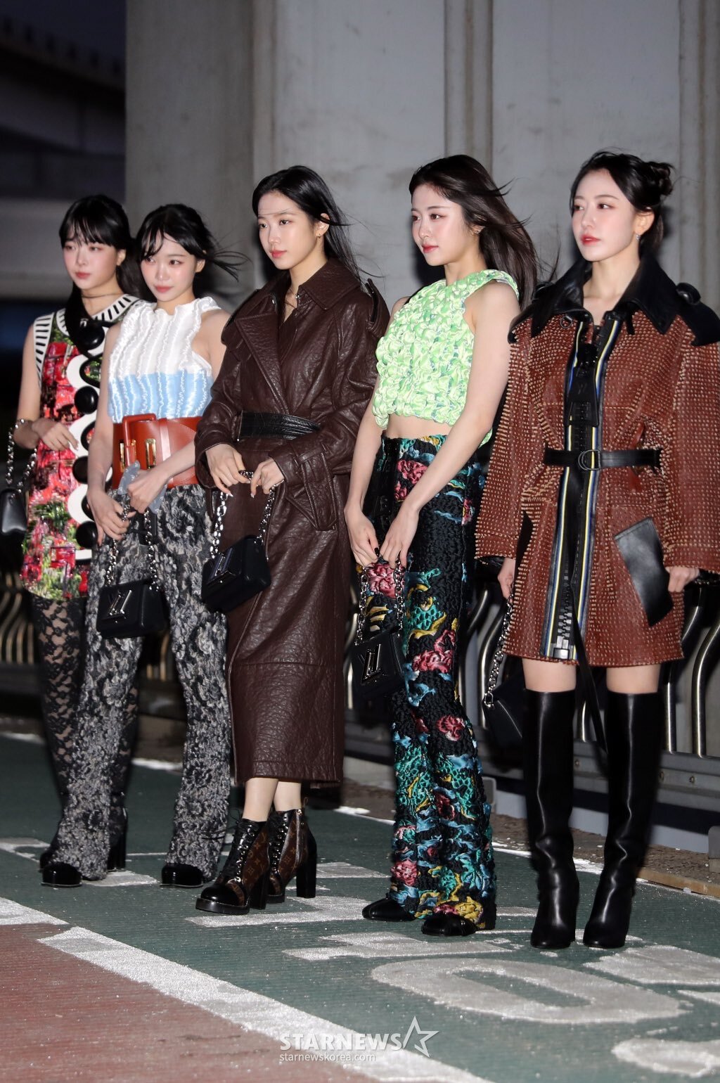 Netizens Have Mixed Reactions To LE SSERAFIM's Outfits At The Recent Louis  Vuitton Event In Seoul - Koreaboo