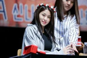 20180610  AOA Seolhyun - Bingle Bangle fansign