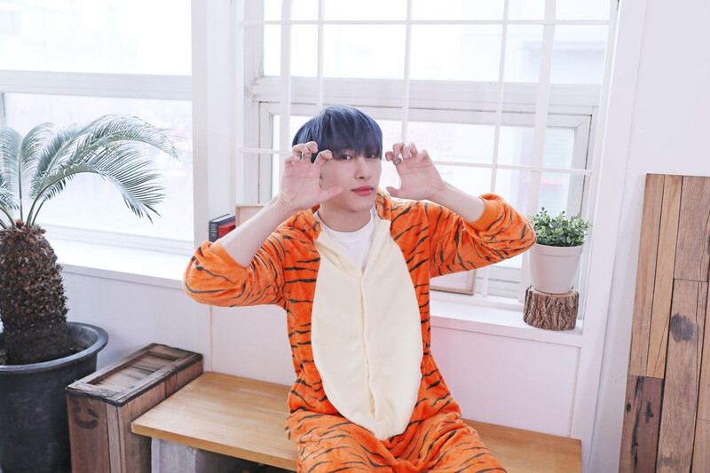 12.3.21 - [Weverse ONLY] JUST B 'Try' Animal Pajama ver. Behind-the-scenes documents 12