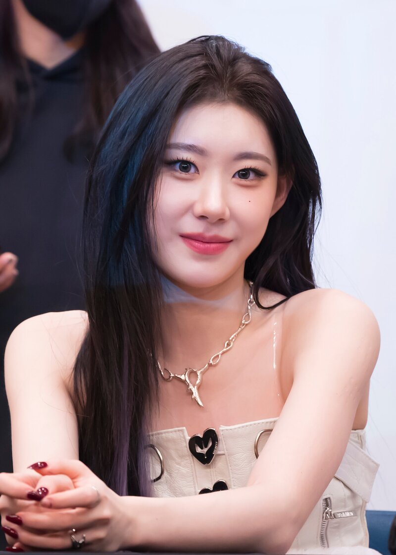 240114 ITZY Chaeryeong - Soundwave Fansign Event documents 1