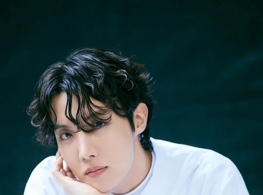 Dispatch Drops 20+ HD Behind-The-Scenes Photos Of BTS's J-Hope Looking Hot  AF At Lollapalooza - Koreaboo