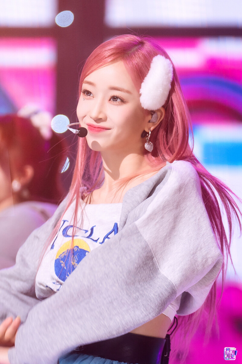 230226 STAYC Sumin - 'Teddy Bear' at Inkigayo documents 6