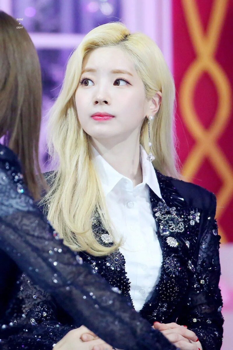 kimdahyun_kr-1213779418100813824-ENg170qUUAI5BfD.jpg