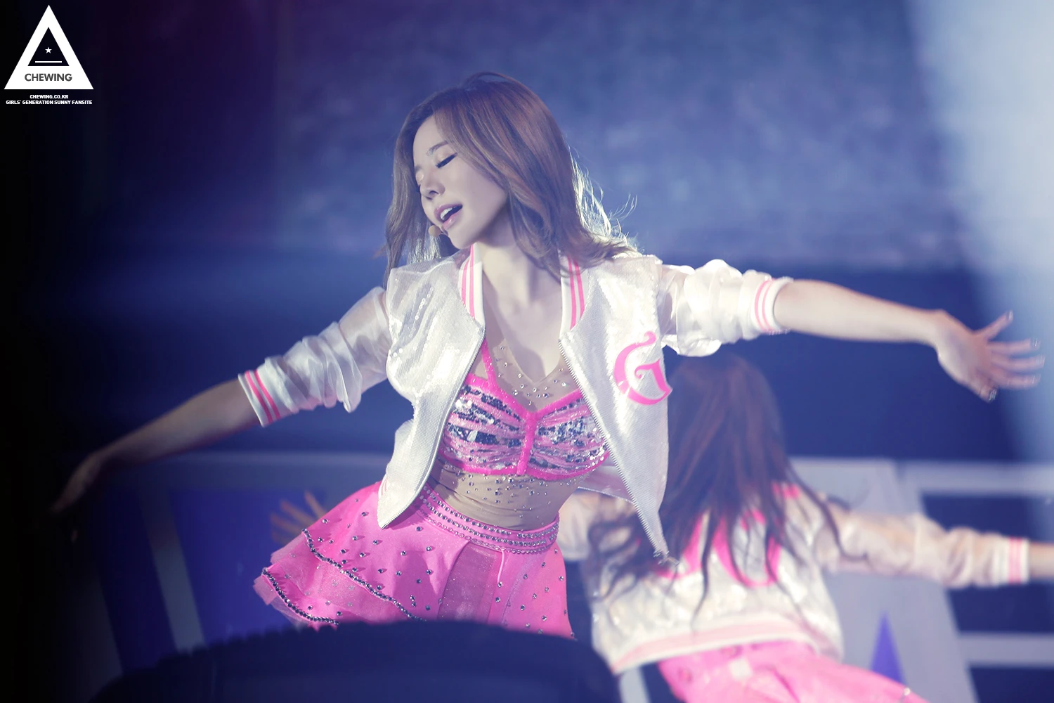 131012 Girls' Generation Sunny at Girls & Peace World Tour in 
