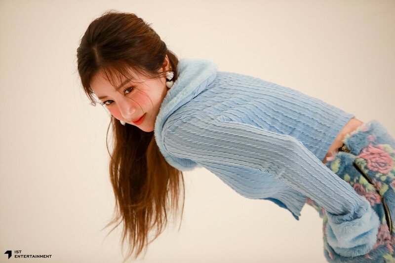 211224 IST Naver Post - Apink Bomi & Chorong - Your Vibe Magazine Photoshoot Behind documents 17