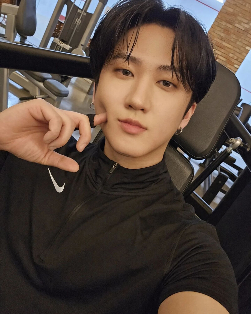 230223 Stray Kids Instagram - Changbin documents 2