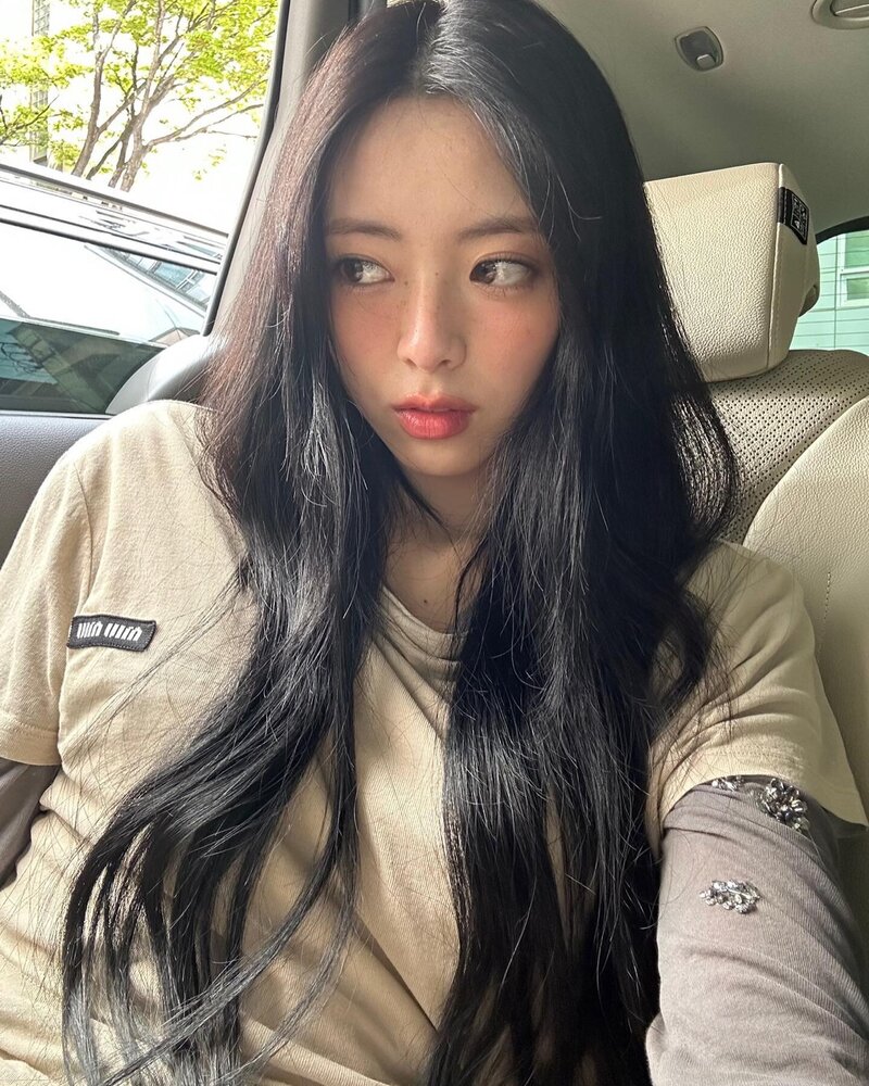 230516 - ITZY Yuna Instagram Update | kpopping