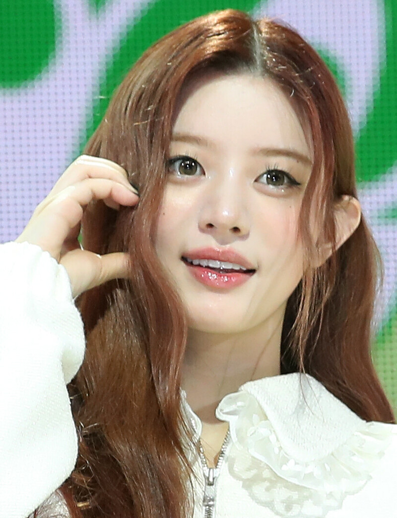 241021 ILLIT Minju at ‘I’LL LIKE YOU’ Media Press Conference documents 1