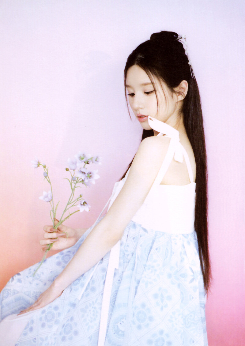 HEEJIN -  1st Mini Album "K" [SCANS] documents 4