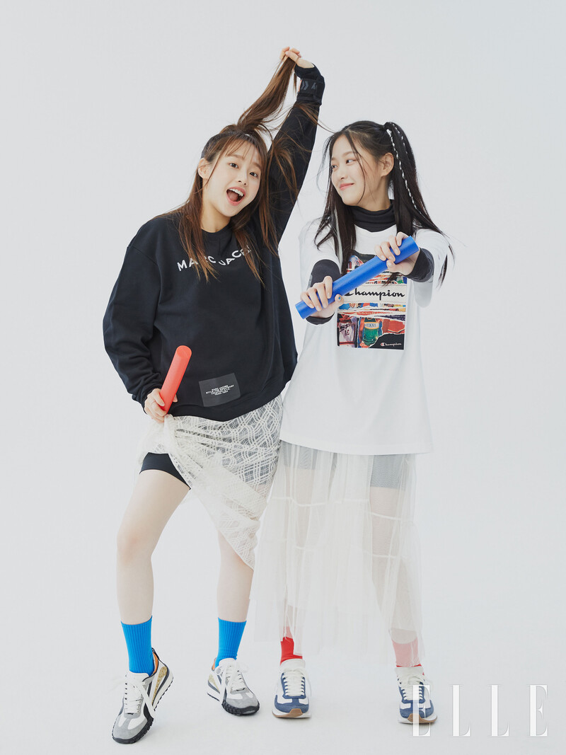 LOONA's Chuu & Hyunjin for ELLE Korea Magazine October 2021 Issue documents 1