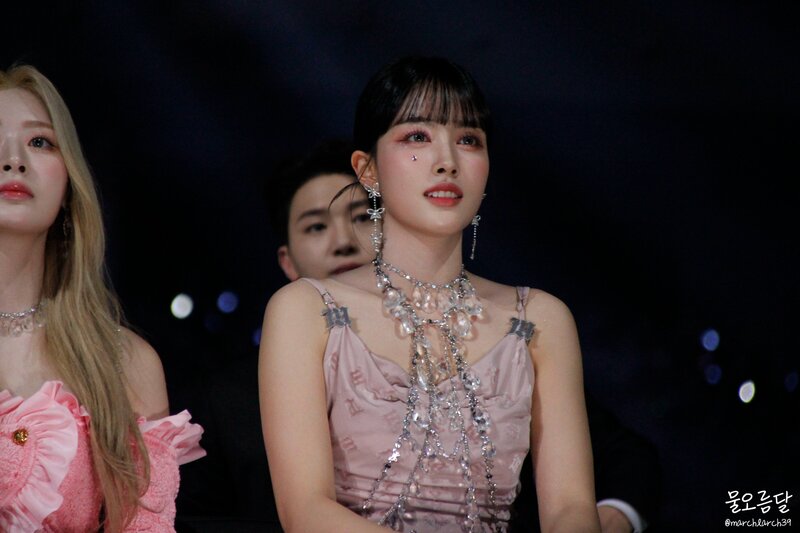 221126 STAYC Yoon at Melon Music Awards documents 2
