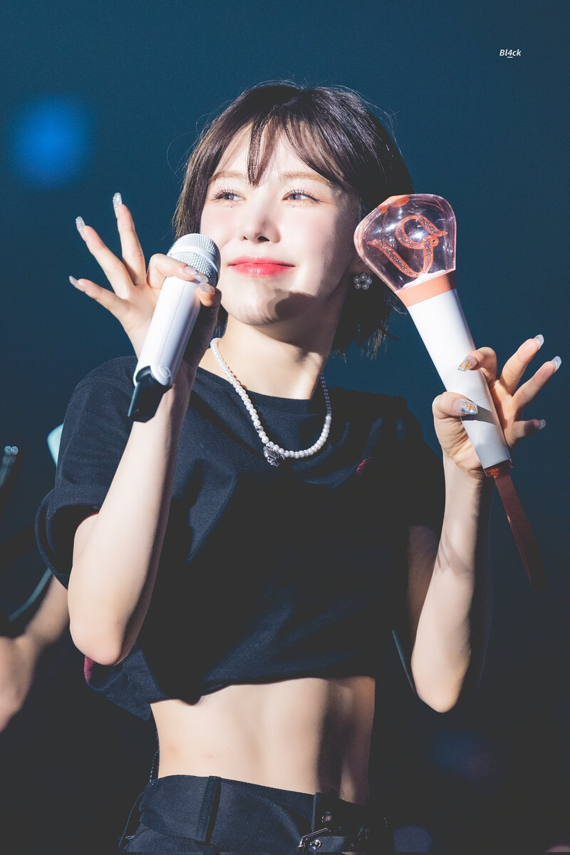 230402 Red Velvet Wendy - 'R to V' Concert in Seoul Day 2 documents 2