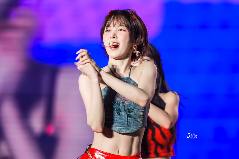 230402 Red Velvet Wendy - 'R to V' Concert in Seoul Day 2 documents 4