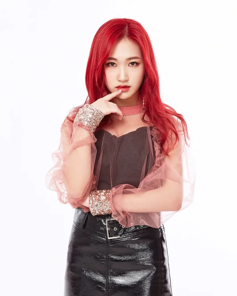 HeyGirls_Daeun_No_One_But_You_promo_photo_(2).png