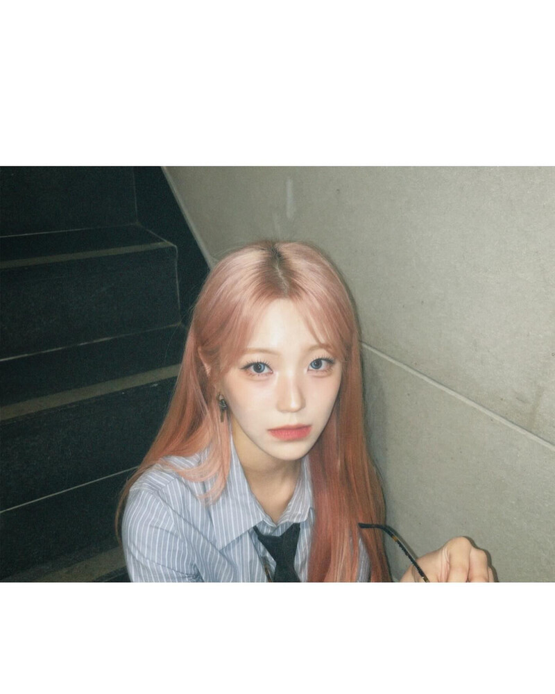 240902 fromis_9 Jiheon Instagram Update documents 7