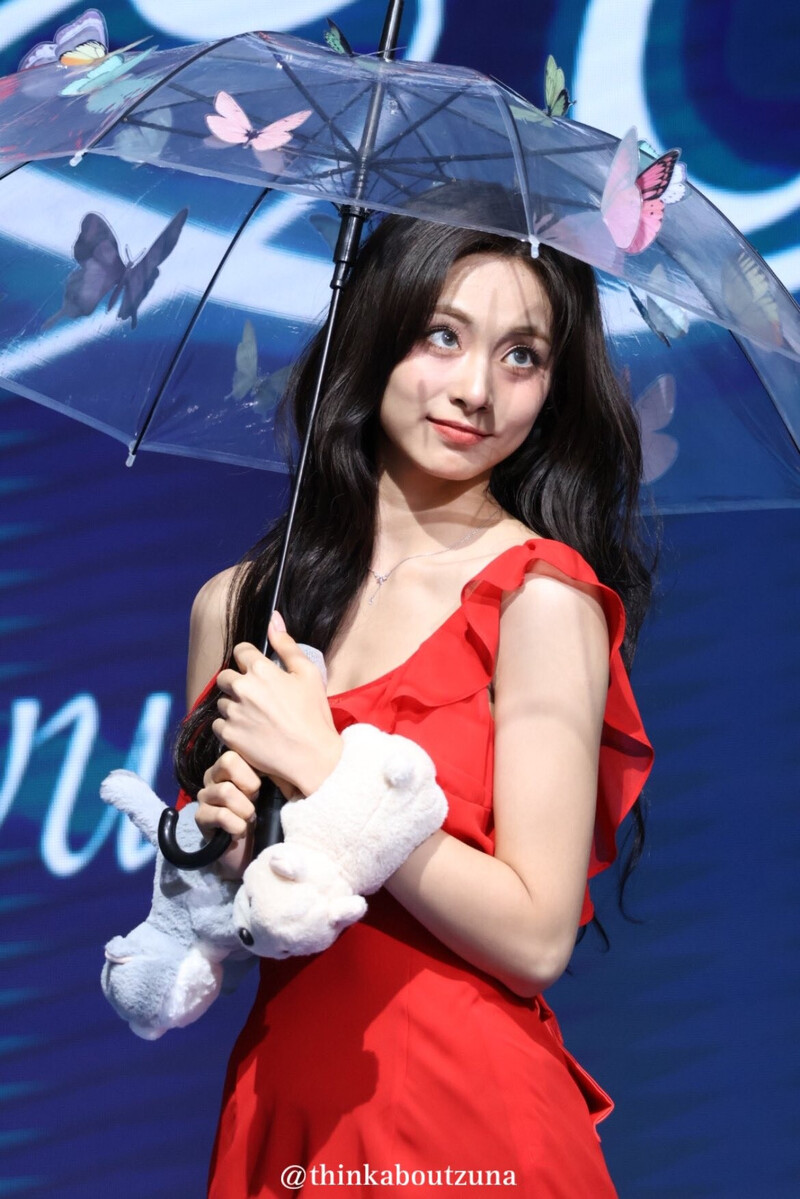 240914 TWICE Tzuyu - 'Run Away' Fansign & Commute documents 1