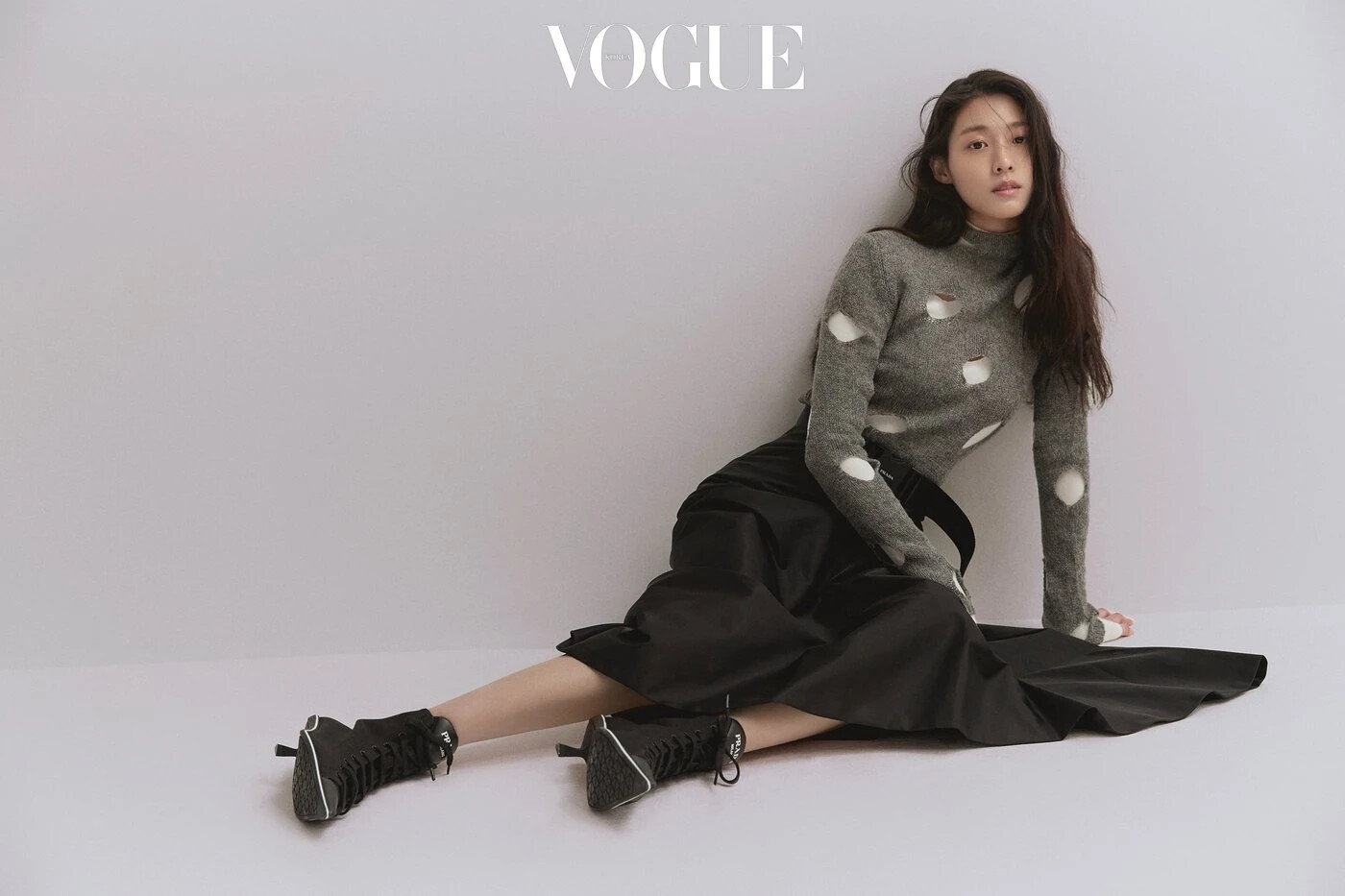 Seolhyun-for-Vogue-Korea-March-2021-documents-6.jpeg