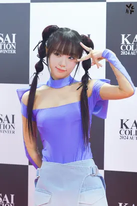 240814 Yuehua Entertainment Naver Post with Yena - 2024 Kansai Collection Behind the Scenes