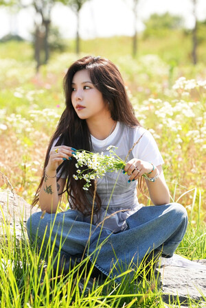 240712 Wheein - "Coco Water" MV Filming Site By Melon