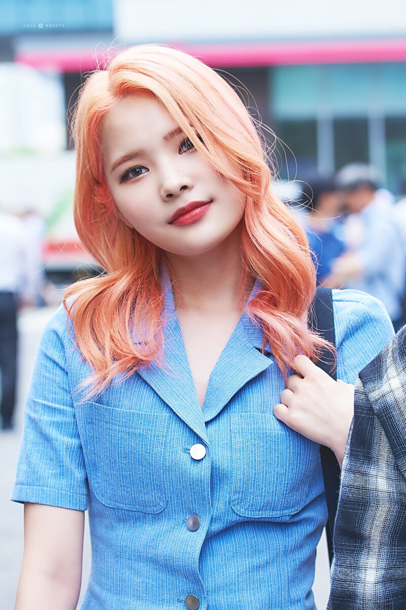 190517 Weki Meki Rina at Music Bank documents 3