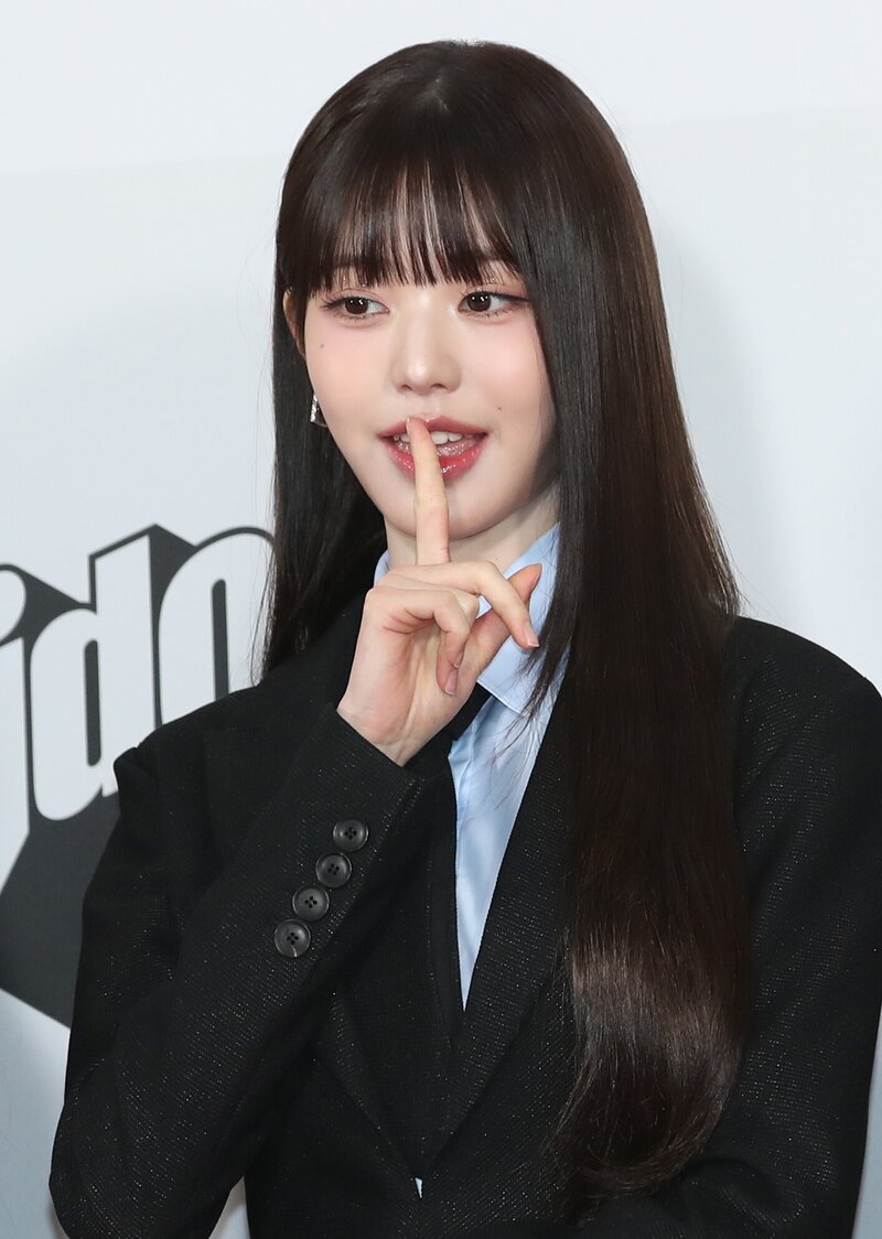 231010 Wonyoung at the 2023 The Fact Music Awards red carpet documents 2