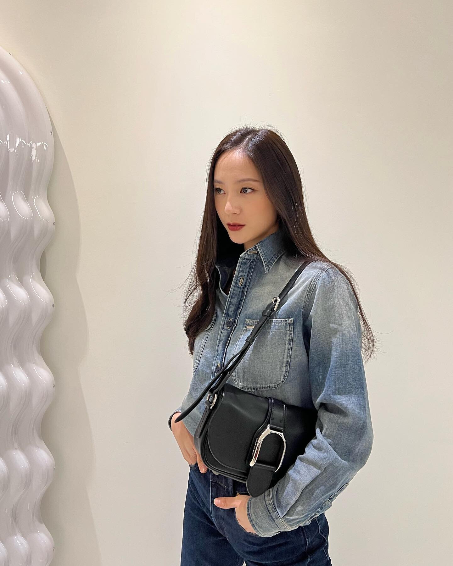 220310 Krystal Instagram Update | Kpopping