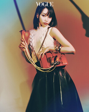 LE SSERAFIM CHAEWON for VOGUE Korea x ALEXANDER MCQUEEN January Issue 2023