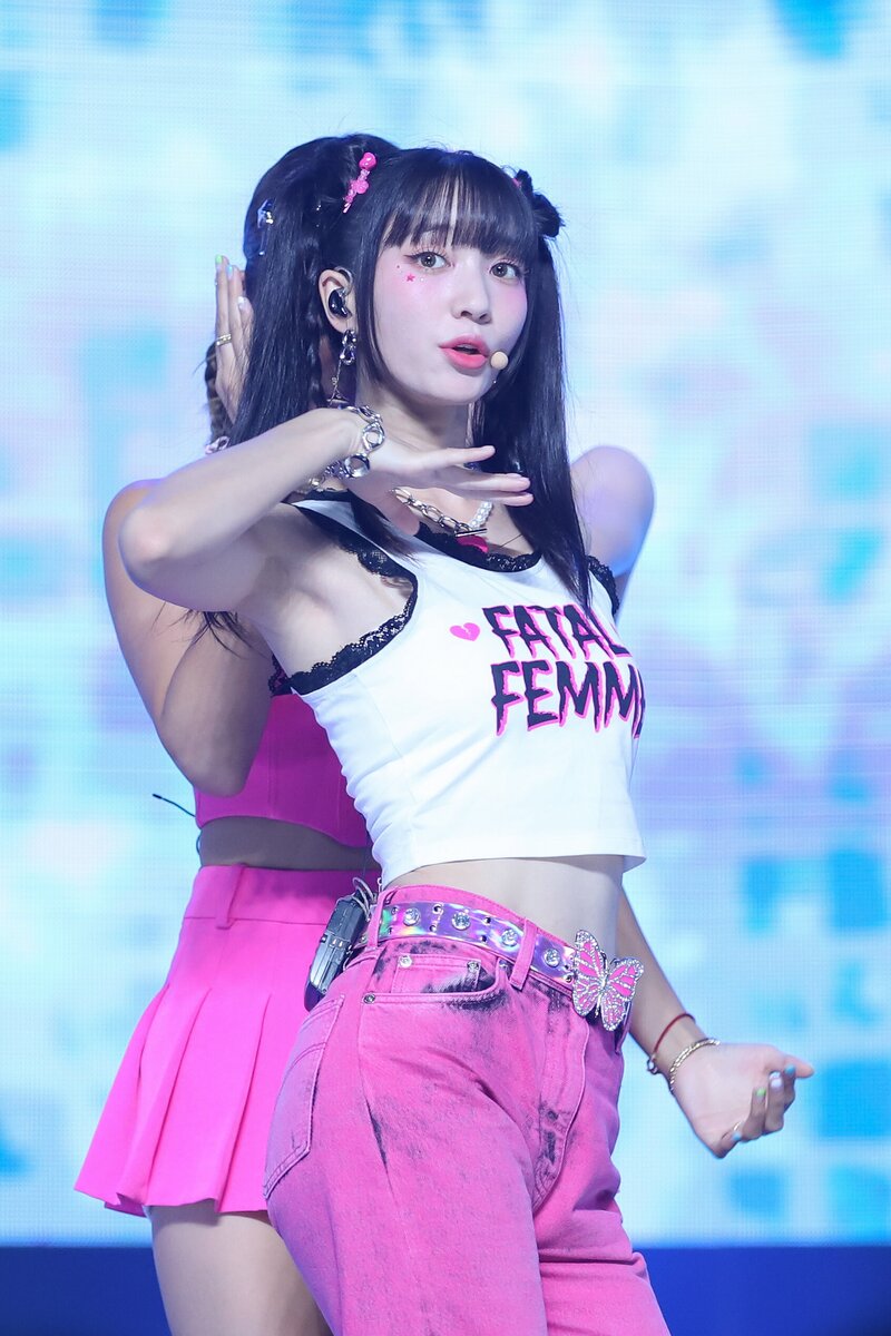 230802 OH MY GIRL Yubin - 'Celebrate' at Show Champion documents 1