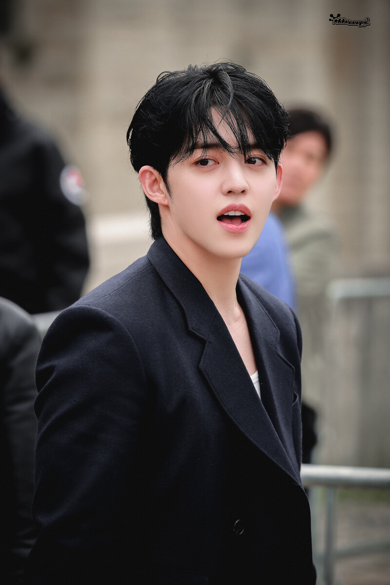 240927 SEVENTEEN S.Coups - LOEWE Paris Fashion Week documents 13