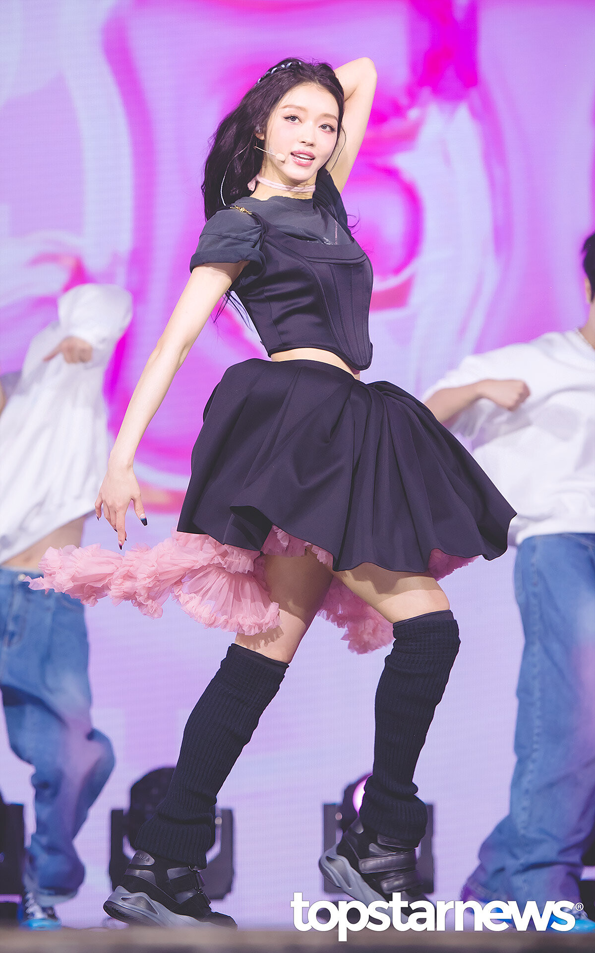 221114 OH MY GIRL Yooa 'SELFISH' Comeback Showcase | kpopping