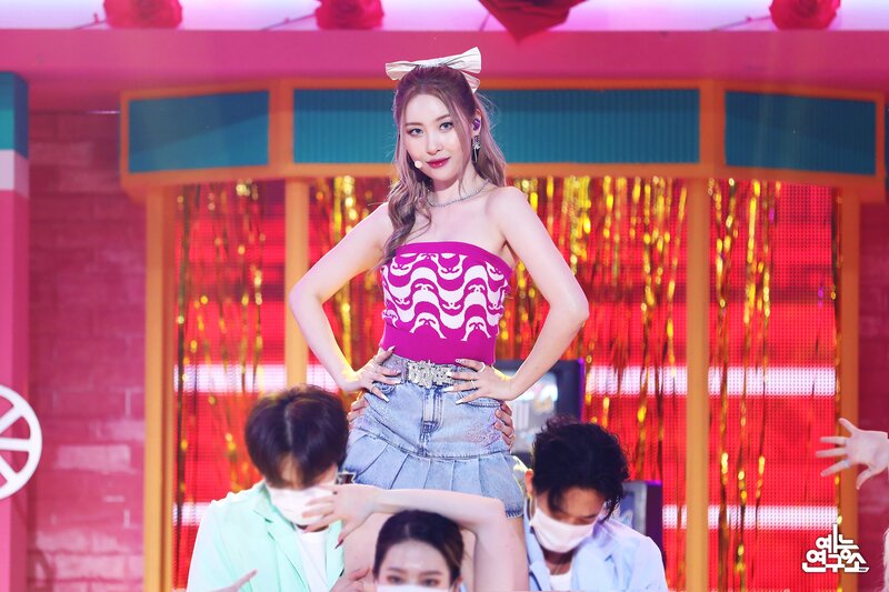 210814 Sunmi - 'You can't sit with us' at Music Core documents 7