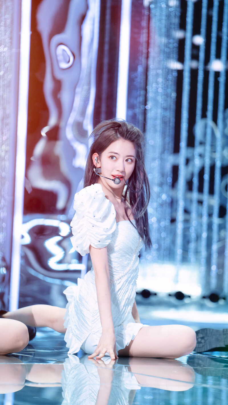 220508 LE SSERAFIM Sakura - 'FEARLESS' at Inkigayo documents 11