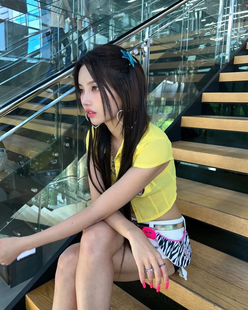 230523 - (G)I-DLE Soyeon Instagram Update documents 7