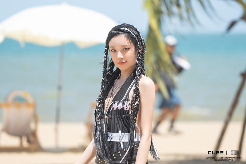 240802 - (G)I-DLE - 'Klaxon' MV - Behind Photos documents 22