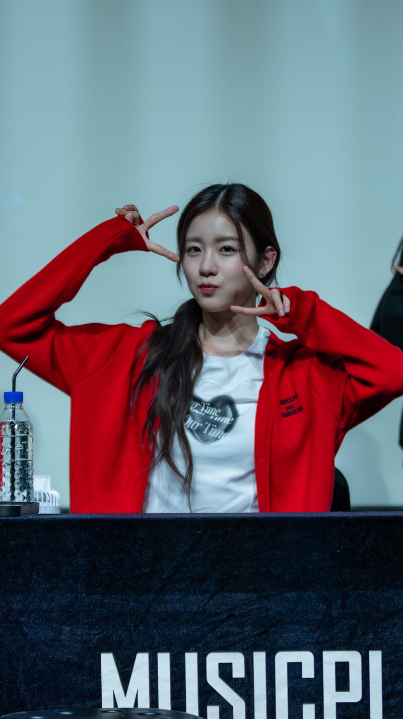 241013 WOOAH WOOYEON at fansign event documents 6