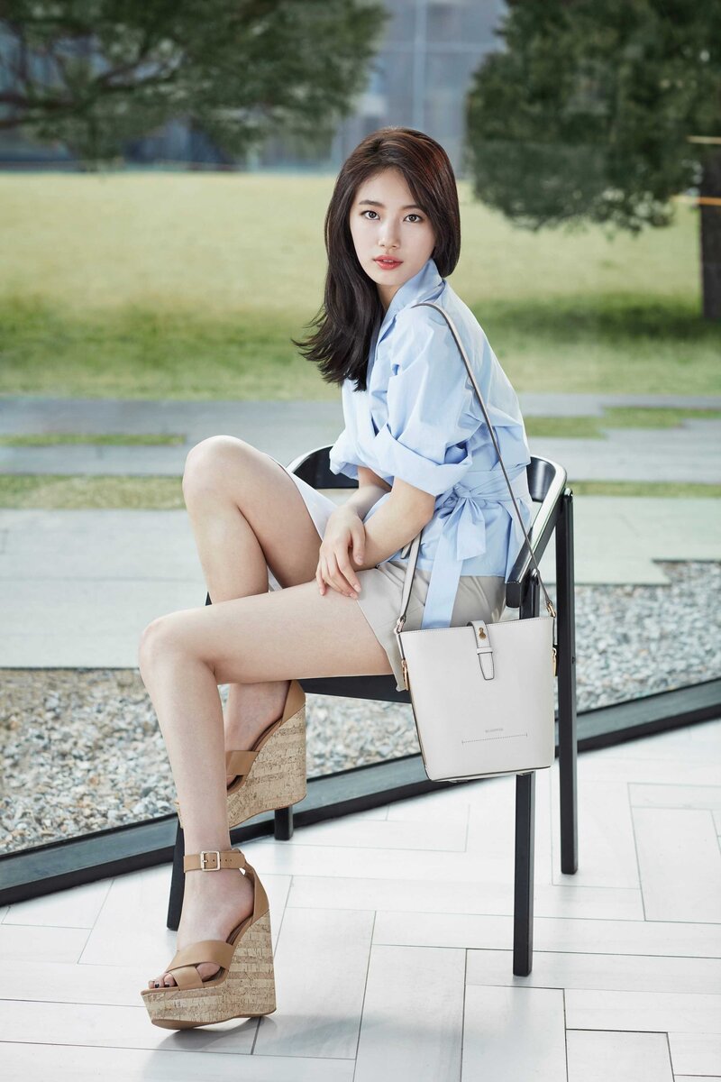 Bae Suzy for Bean Pole Accessories 2016 documents 2