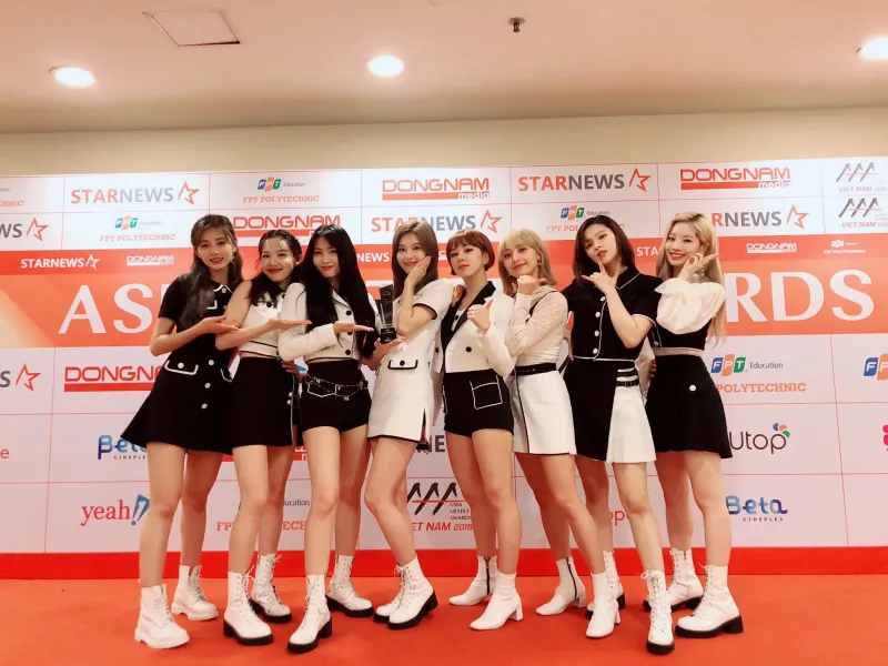 JYPETWICE-1199544657799041024-EKWjf5aUEAAuh5x.jpg