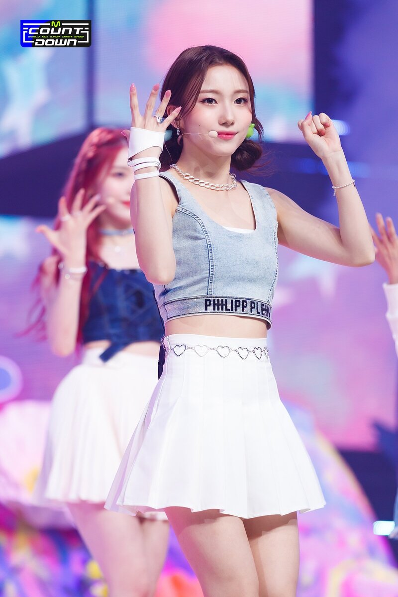 220623 Kep1er - 'UP!' at M Countdown documents 11
