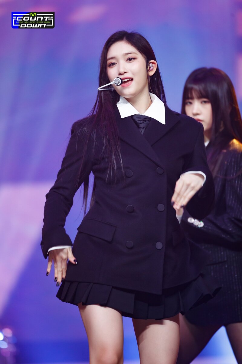 230413 IVE Leeseo - 'I AM' & 'Kitsch' at M COUNTDOWN documents 1