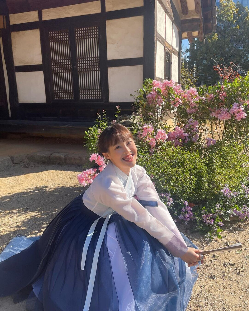 221201 Chuu Instagram Update documents 1