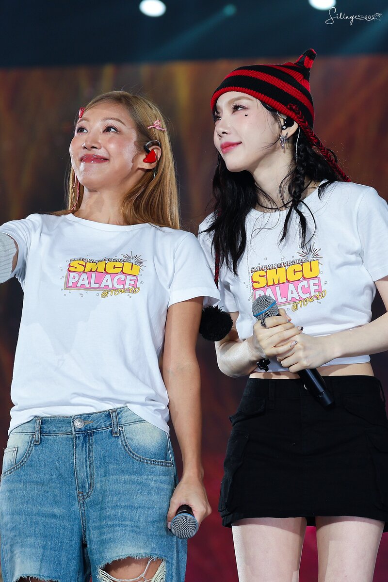 240221 Girls' Generation Taeyeon & Hyoyeon at SMTOWN Live in Japan documents 7