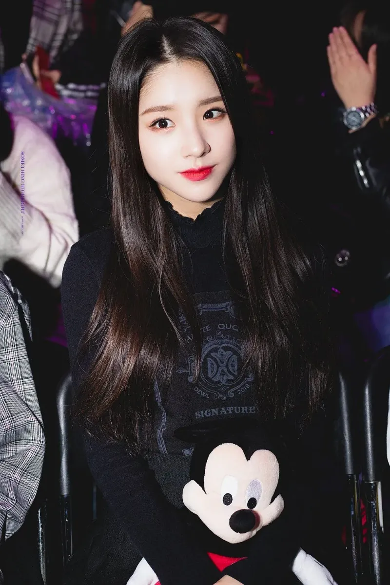 Heejin12.jpg