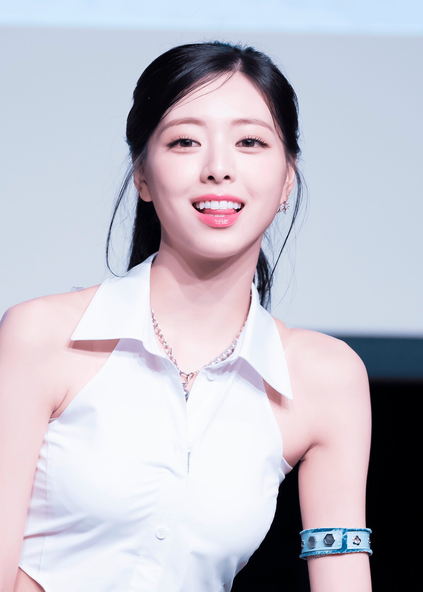 230813 ITZY Yuna - Makestar Fansign | kpopping