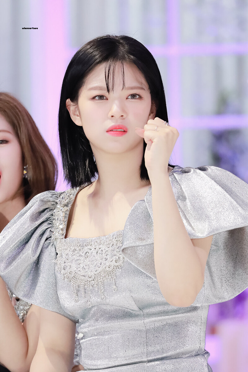 200105 TWICE Jeongyeon - 34th Golden Disc Awards Day 2 documents 4