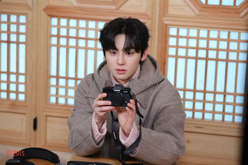 230513 Hwang Minhyun Weverse Update -  ‘Bukchon Hanok Village Photo Trip’ Photo Sketch documents 1