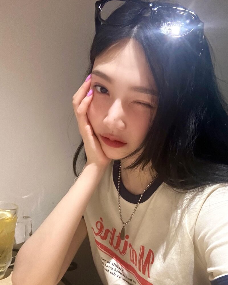 240417 Red Velvet Joy Instagram Update documents 7