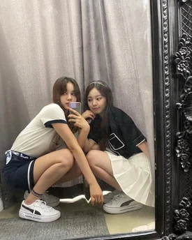 210723 - NiziU Instagram Update: Nina & Ayaka