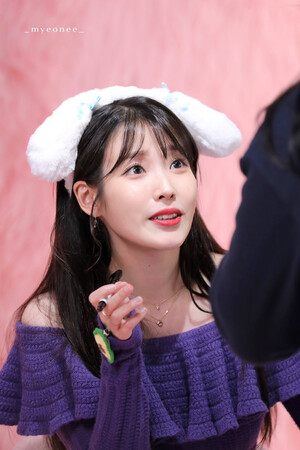 231119 IU at J.Estina Fansign Event