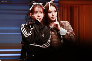 241207 izna Mai & Ryu Sarang at Apple Music Fansign