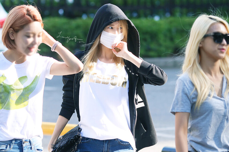 150717 Girls' Generation YoonA at Music Bank documents 2